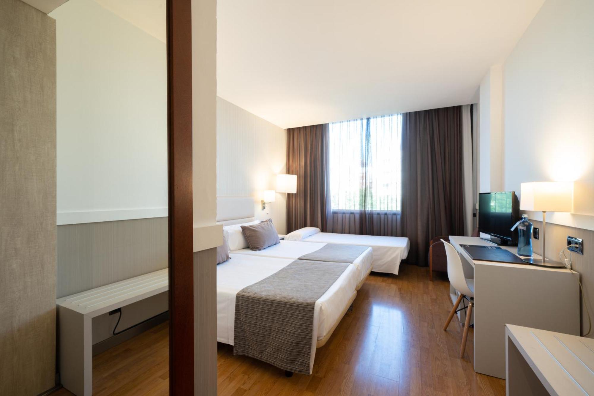 Catalonia Gran Hotel Verdi Sabadell Zimmer foto
